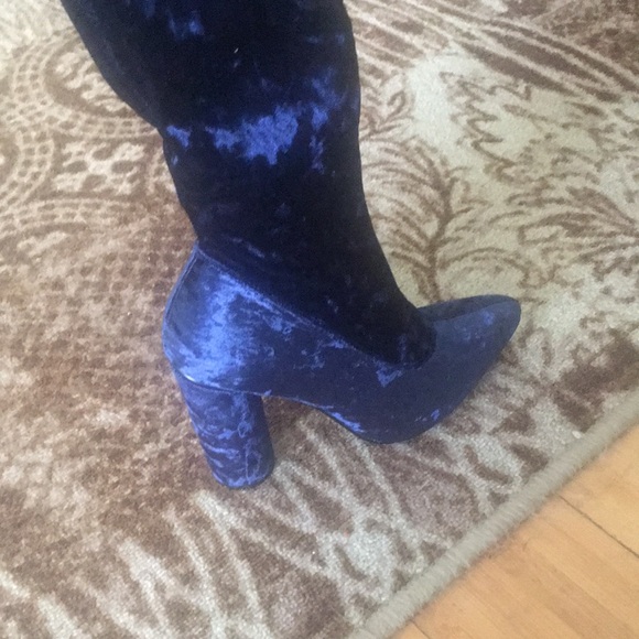 Shoes - Picture 2 of 4